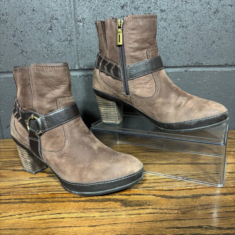 Clarks Harness Ankle Boots Brown Leather Block Heel Western Women’s 7